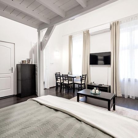 Apartmán Charming Downtown Hideaway Steps From New York Cafe! Budapešť Exteriér fotografie