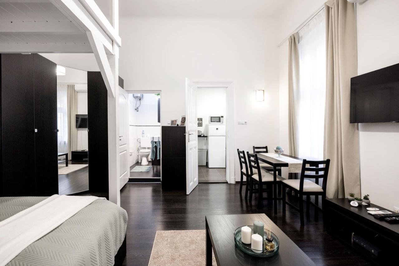 Apartmán Charming Downtown Hideaway Steps From New York Cafe! Budapešť Exteriér fotografie