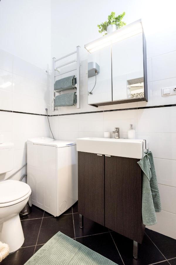 Apartmán Charming Downtown Hideaway Steps From New York Cafe! Budapešť Exteriér fotografie