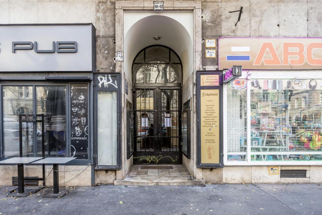 Apartmán Charming Downtown Hideaway Steps From New York Cafe! Budapešť Exteriér fotografie